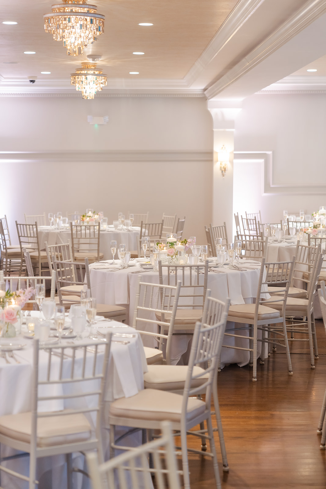 ballroom wedding reception setup