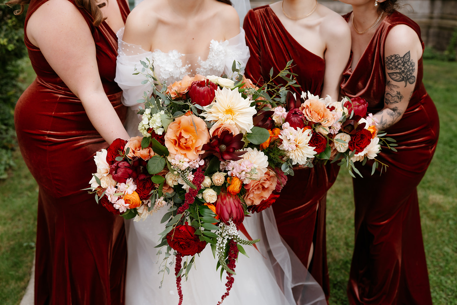 wedding bouquets for fall wedding 