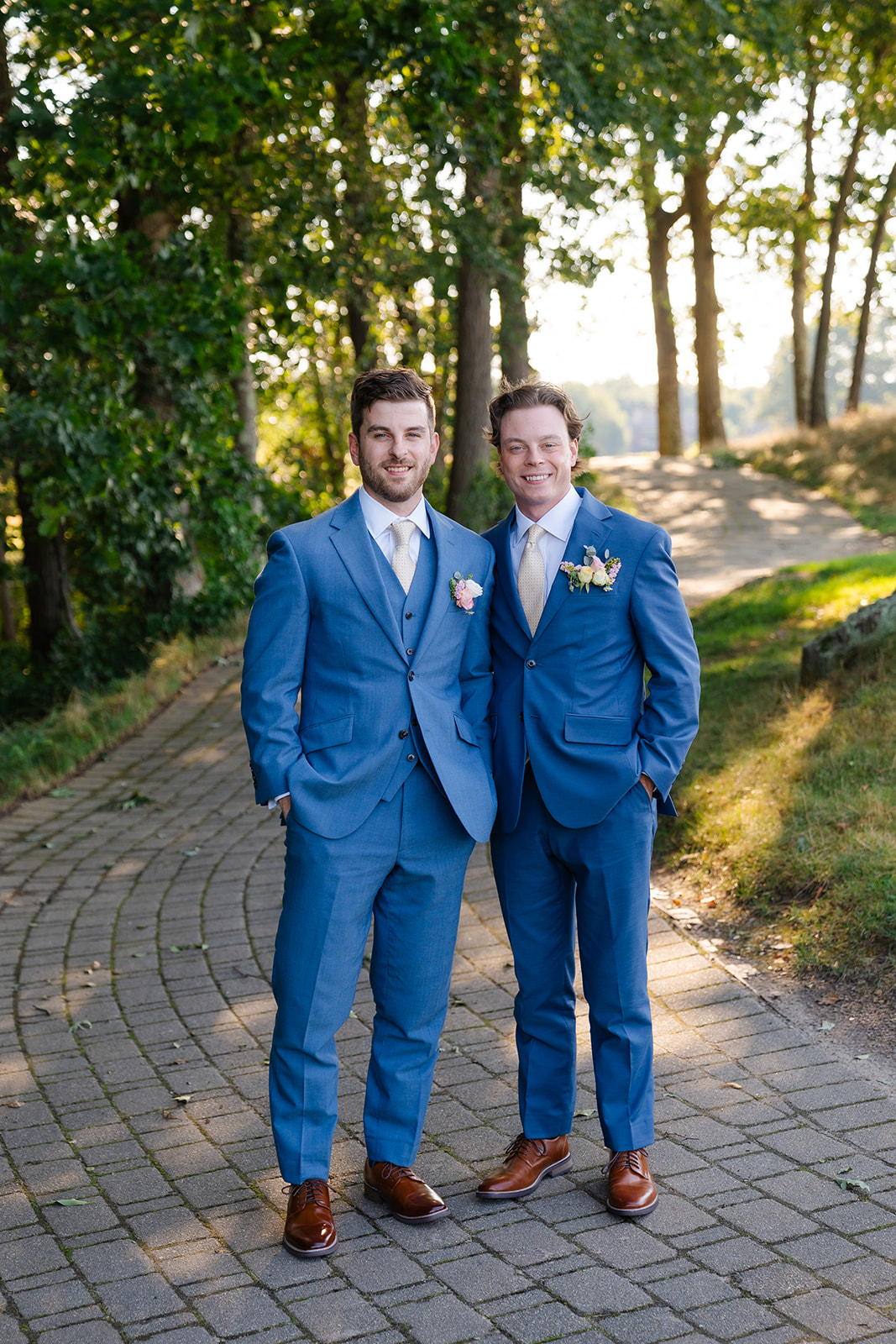 wedding portrait photo of the groom and man of honour 