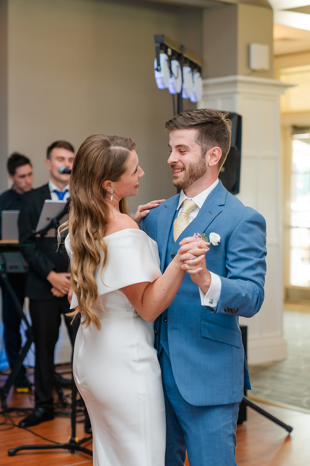 first dance of bride and groom